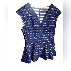 7th avenue NY and company size xs navy lace short sleeve v neck dressy blouse